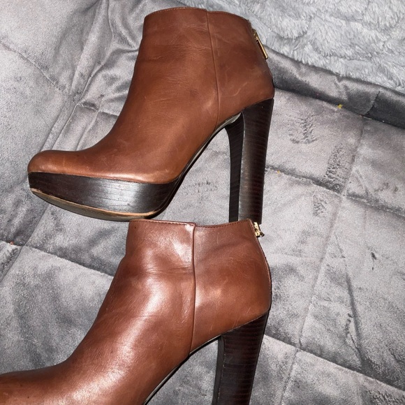MICHAEL KORS  BROWN ANKLE BOOTS - Picture 7 of 8